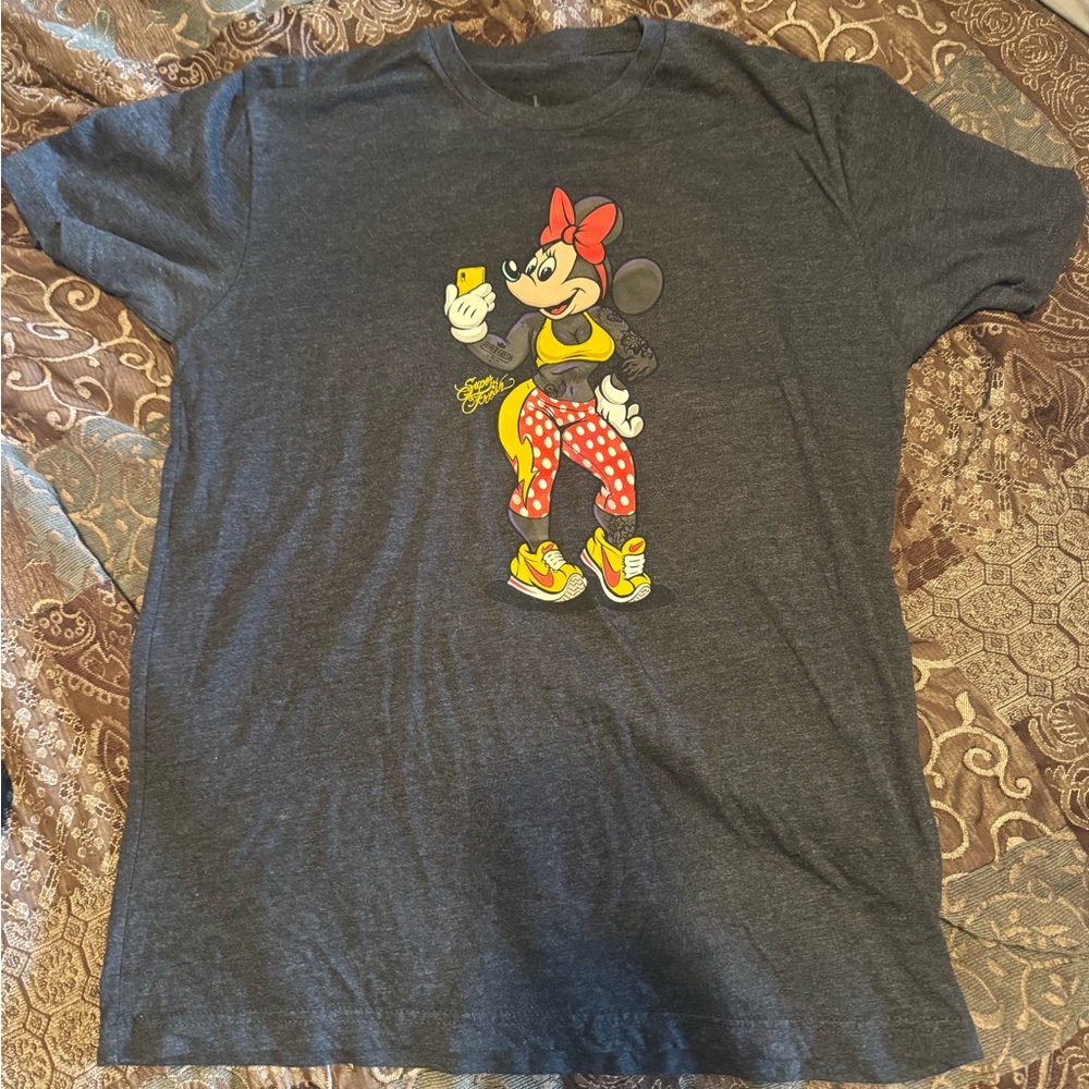 Size large SUPERFRESH Minnie Mouse shirt